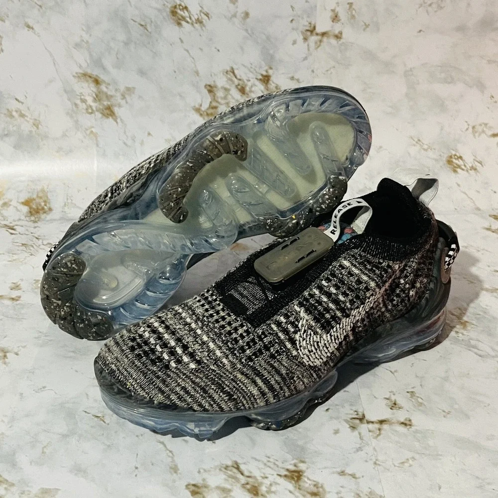 Nike Women's Air Vapormax 2020 Flyknit Oreo Black White Shoes NEW Size 6